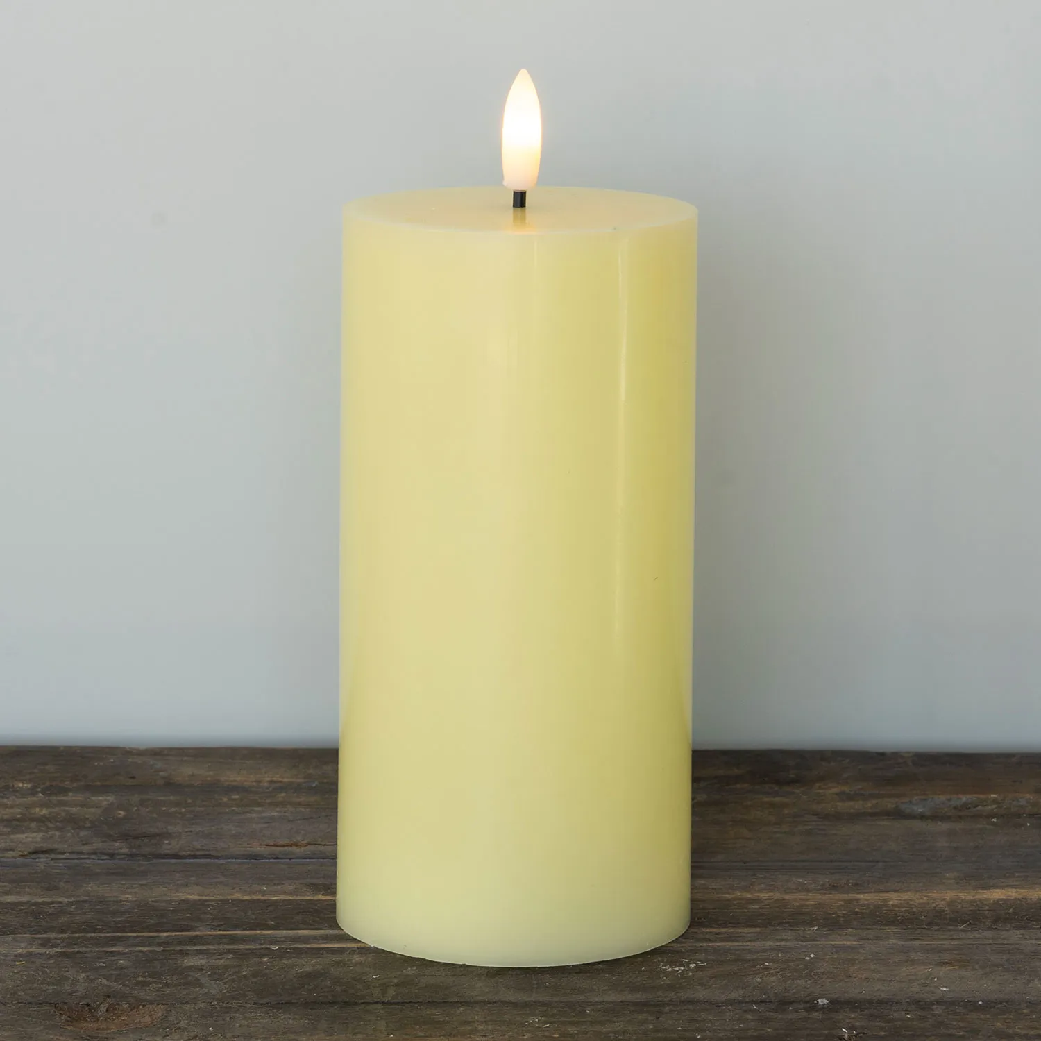 Sille Pillar Ø7.5 x 15cm, Pale Yellow