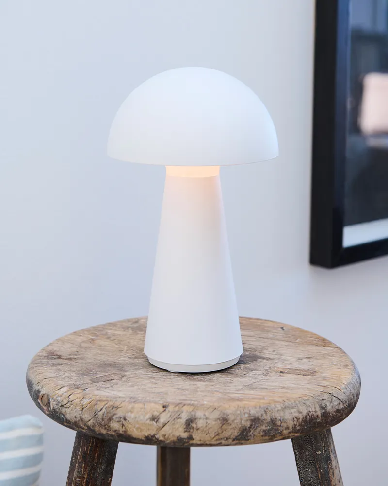 Sam Genopladelig Lampe 28 cm, Varm hvid