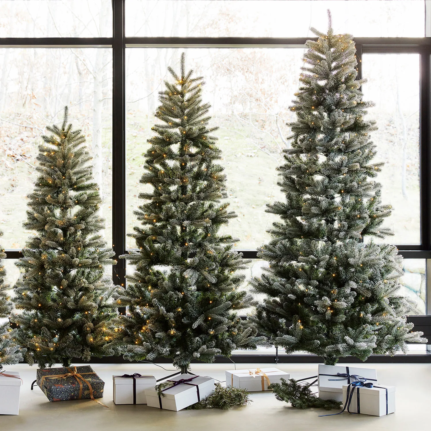 Elias Tree 2.1m, Snowy - 273 LED