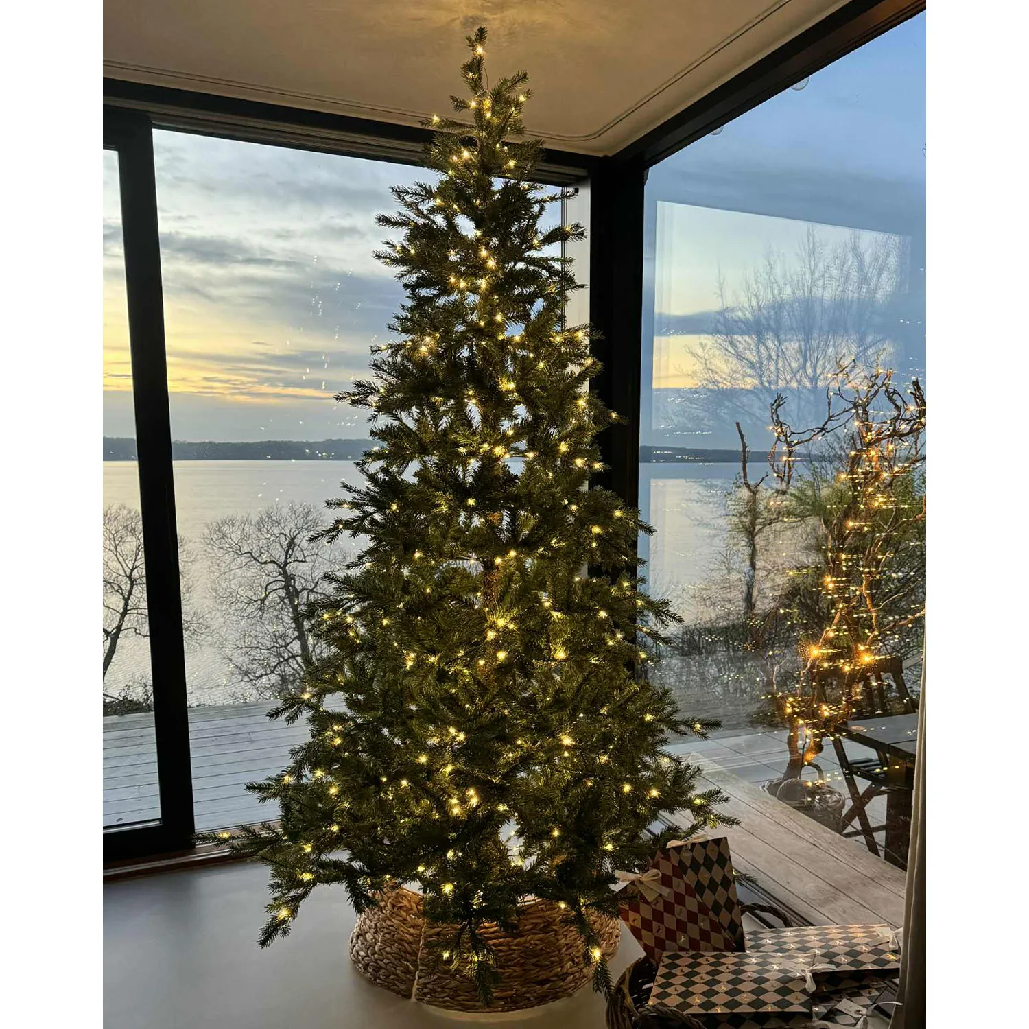 Eric Tree 2.4m - 680 LED