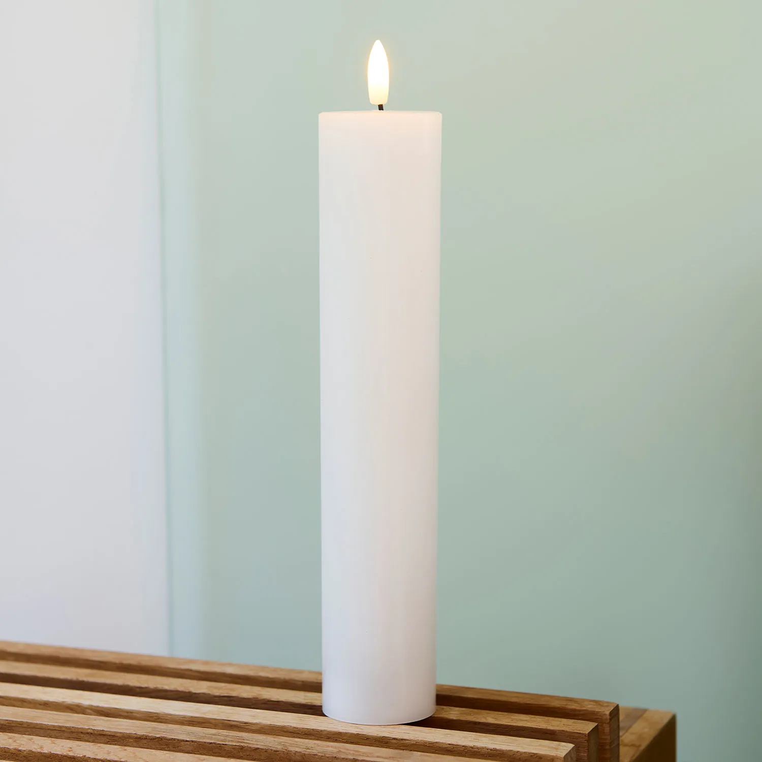 Sille Rechargeable Pillar Candle Ø5 x 25cm, White