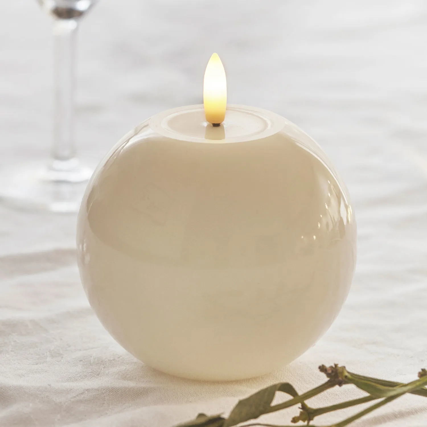 Sille Lacquer Ball - Ø10 x 9cm, Ivory