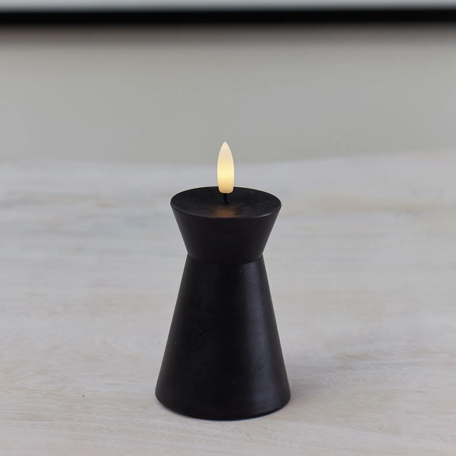 Nordic Sculpture, Sille Cone Ø6.5 x 10 cm, Stone Black