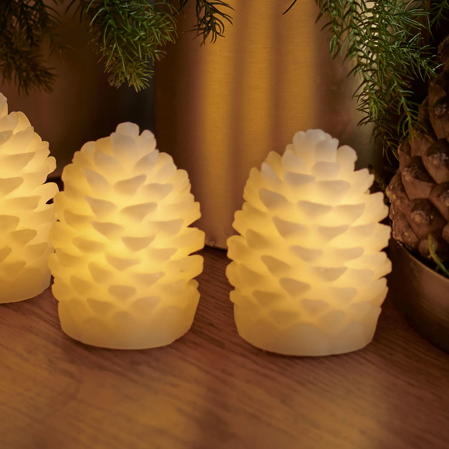 Clara Pinecone Mini 7.5cm, 2 pcs
