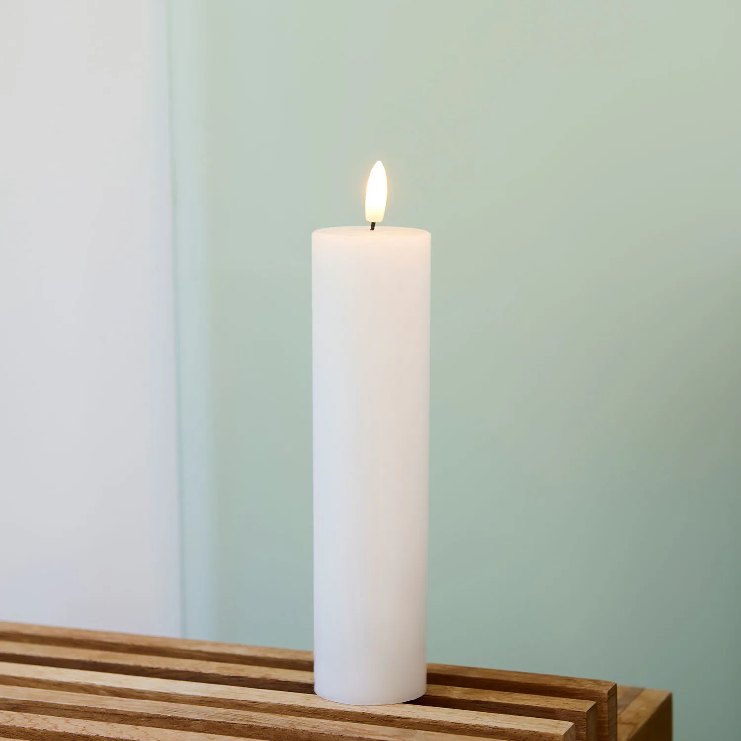 Sille Genopladelig Bloklys Ø5 x 20 cm, Hvid