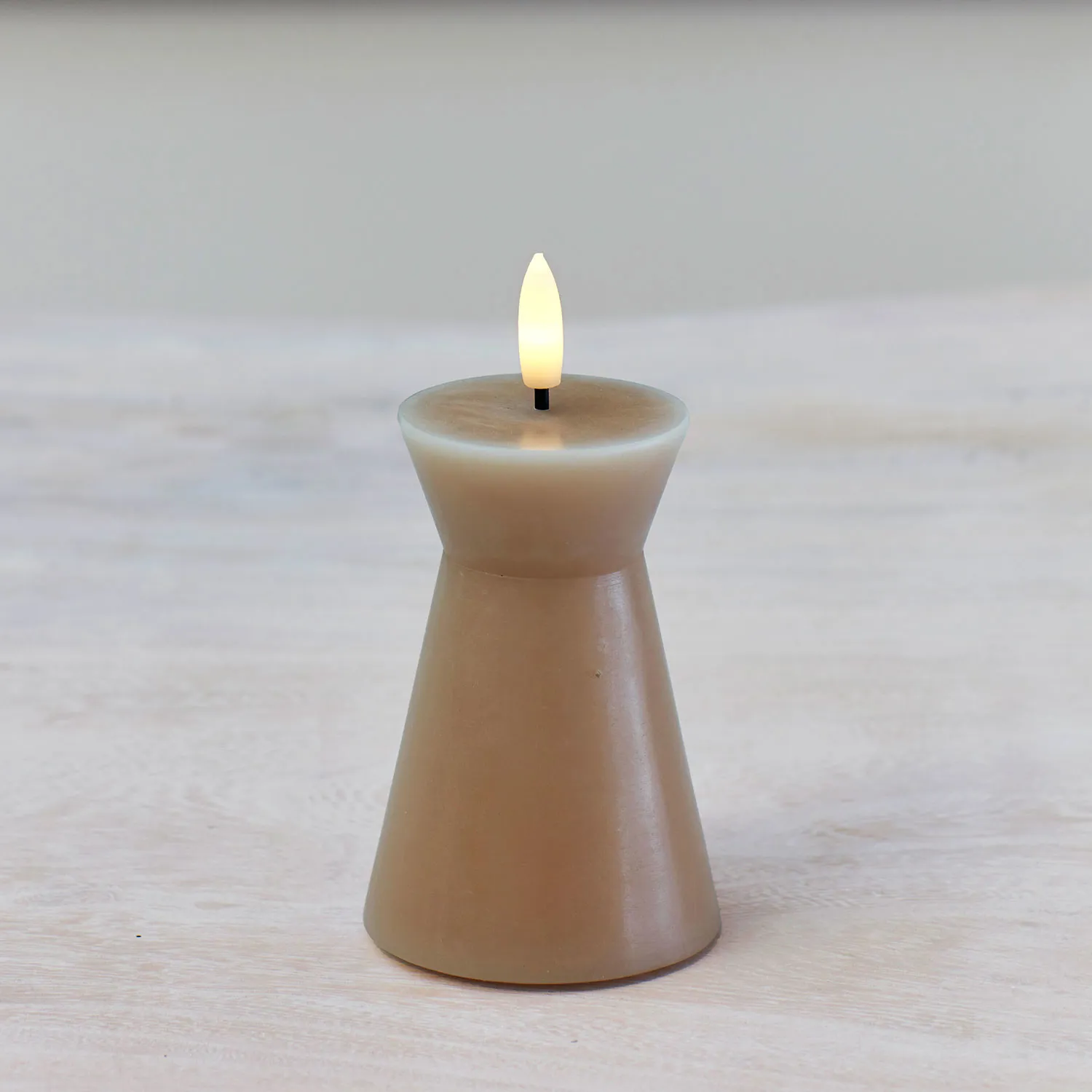 Nordisk Skulptur, Sille Kegle Ø6,5 x 10 cm, Light Caramel