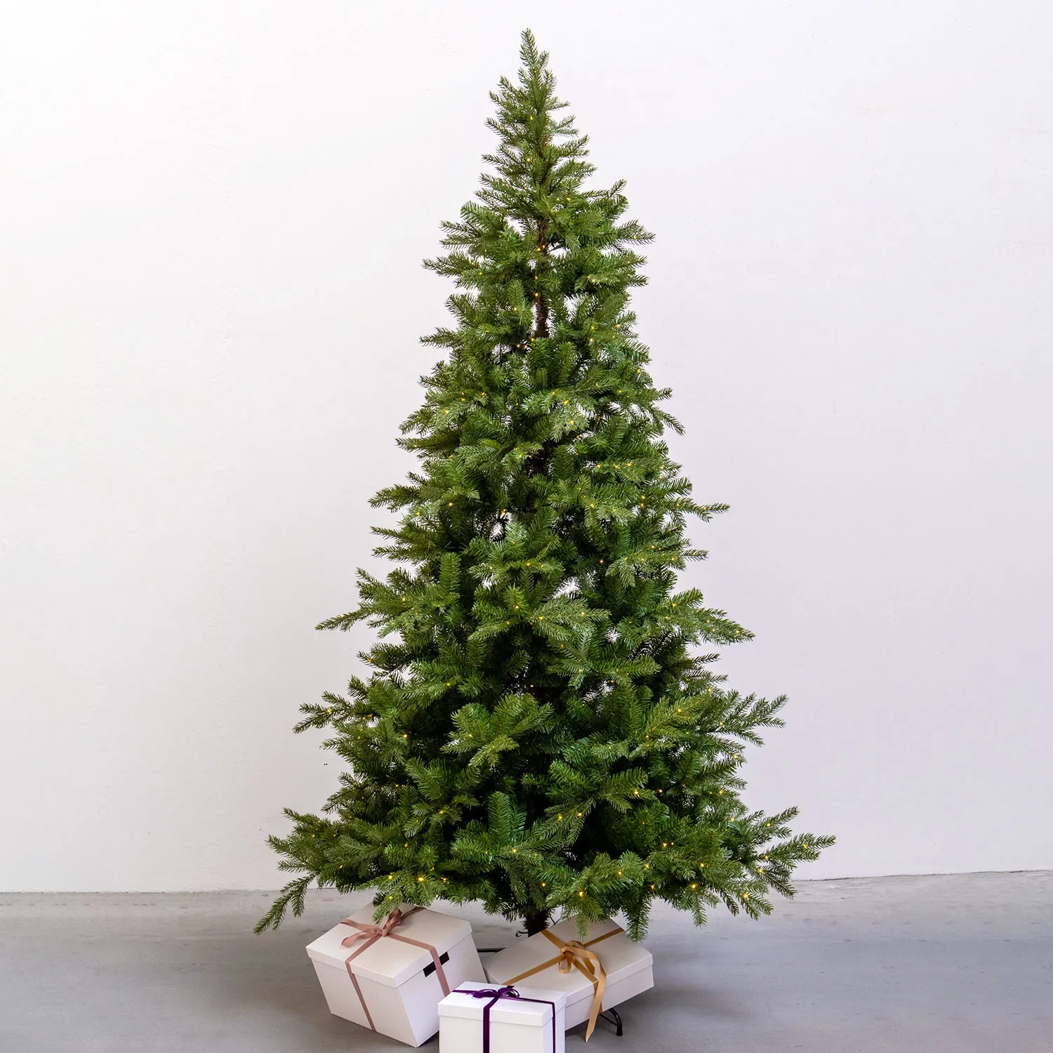 Eric Tree 2.4m - 680 LED