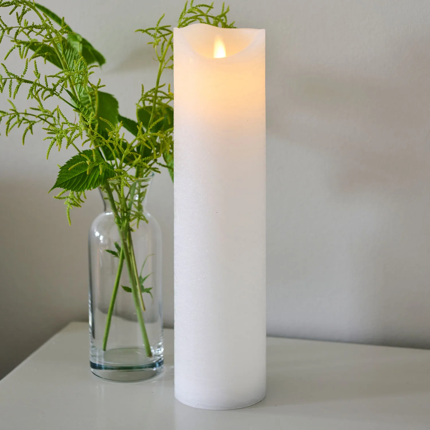 Sara Rechargeable Pillar Candle Ø7.5 x 30cm, White