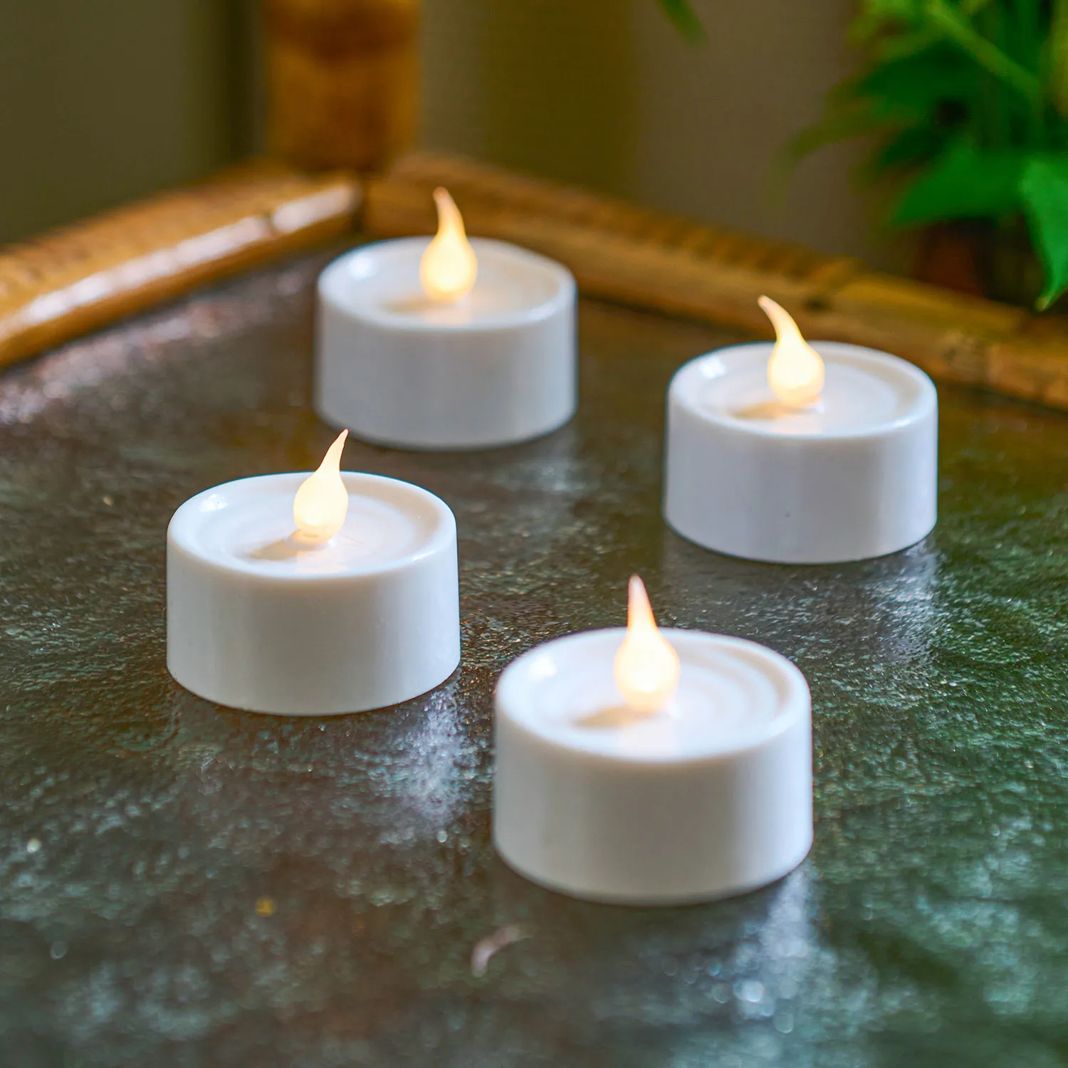 Lone Tealights 4 pcs Ø3.5cm, White